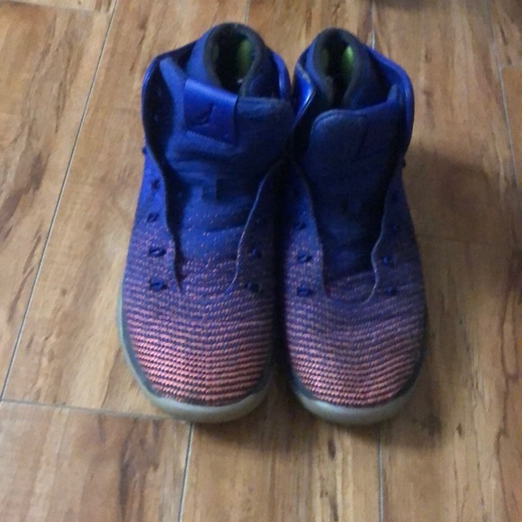 Jordan basketball shoes - Picture 4 of 4